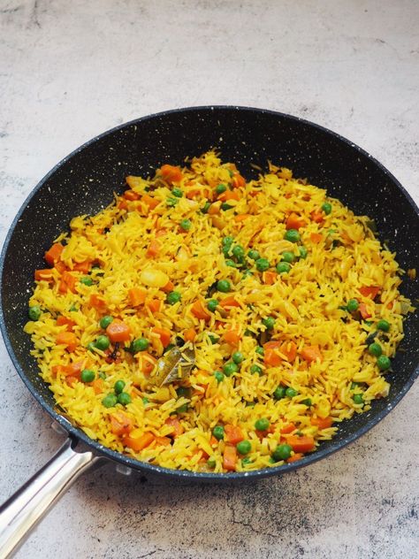 Foolproof vegetable rice pilaf — vegetarian, pescatarian & plant based recipes Vegetable Rice Pilaf, Pilau Rice, Deep Frying Pan, Vegetable Rice, Cooked Rice, Rice Pilaf, Ground Turmeric, Fool Proof Recipes, Basmati Rice