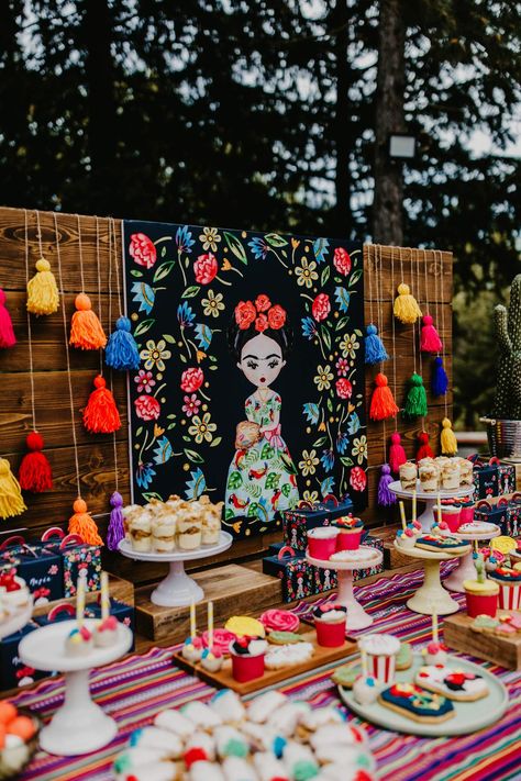 Frida Theme Party Ideas, Frida Kahlo Party Theme, Frida Kahlo Decor Ideas, Frida Kahlo Birthday Party Ideas, Frida Kahlo Party Decoration, Frida Kahlo Birthday, Mexico Party, Mexican Birthday Parties, Mexican Party Decorations