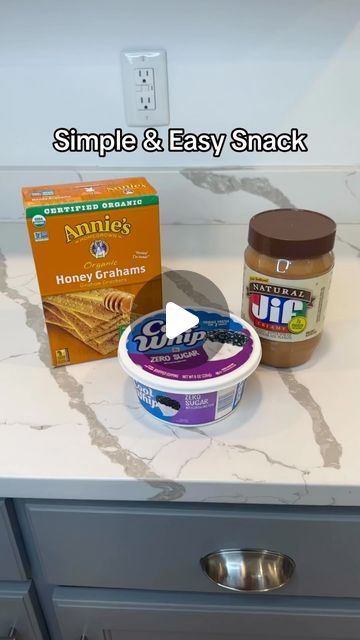 Amber on Instagram: "One of the simplest snacks ever! You just need Graham crackers, cool whip (I use zero sugar), and peanut butter! Place cool whip on one side of the Graham cracker and peanut butter on the other and put them together. Store them in the freezer and that’s it!   #recipes #snackideas #summersnacks #food #easyrecipes #kidfriendlysnacks #summertime #easysnacks #yummysnacks" Pb2 And Cool Whip Recipes, Freezer Peanut Butter Whips, Cool Whip And Pb2, Zero Sugar Cool Whip And Pudding, Zero Sugar Cool Whip Recipes, Ww Ice Cream Sandwich Cool Whip, Summer Snacks, Cool Whip, Easy Snacks