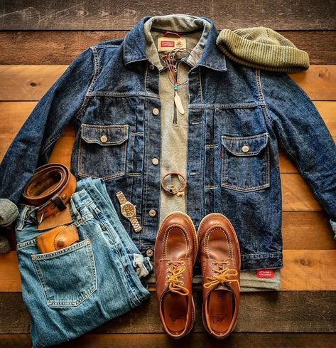 Rugged Workwear on Instagram: “Reposted from Shawn @selvedgewings with this cool heritage style flatlay. Love the aging evolution going on here. Cheers and have a great…” Mens Heritage Style, Rugged Style Vintage, Rugged Gentleman Style, Heritage Style Men, Country Style Men, Heritage Menswear, Rugged Aesthetic, Kickers Boots, Denim Outfit Men