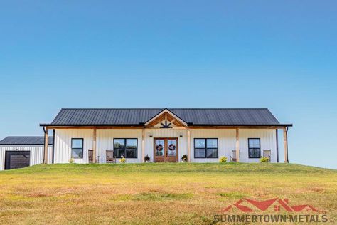 Summertown Metals One Story Barndominium Exterior, 1800 Square Foot Barndominium, 30x80 Barndominium, Barndominium Siding Ideas, 1500 Sqft Barndominium, Barndo Exterior Color Schemes, Barndominium Ranch Style, Barndominium Front Porch, Inside Barndominium Interior Design