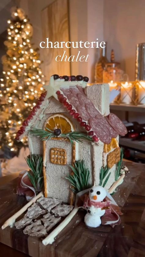 Charcuterie Chalet, Easy Appetizers Recipes, Christmas Cookie Box, Cheese Wine, Appetizer Dishes, Charcuterie Inspiration, Charcuterie Platter, Easy Appetizers, Appetizers Recipes