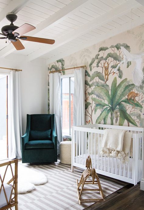 Family Room Playroom, Nursery Small, Small Space Nursery, Jungle Thema, Dream Nursery, Baby Nurseries, Interior Design Minimalist, Tropical Nursery, Baby Room Lighting