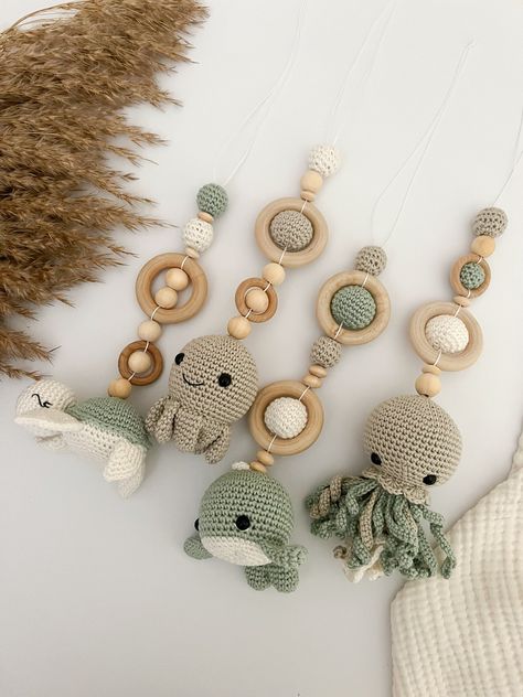 Baby Play Gym, Crocheted Toys, Play Gym, Haken Baby, Baby Gym, Birth Gift, Baby Gift Sets, Baby Party, Natural Tones