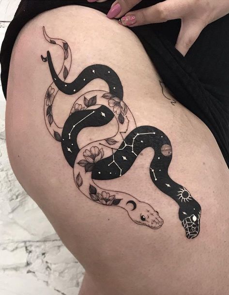 Tattoo Snake, Tier Tattoo, Snake Tattoos, Serpent Tattoo, Pretty Snakes, Snake Tattoo Design, Tattoo Girls, Snake Tattoo, Elegant Tattoos