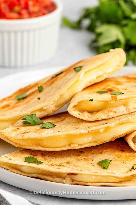 Easy Cheese quesadilla recipe Easy Cheese Quesadilla, Go To Snacks, Cheesy Quesadilla, Cheese Quesadilla Recipe, Ground Beef Quesadillas, Beef Quesadillas, Quesadilla Recipe, Cheese Quesadilla, Easy Cheese