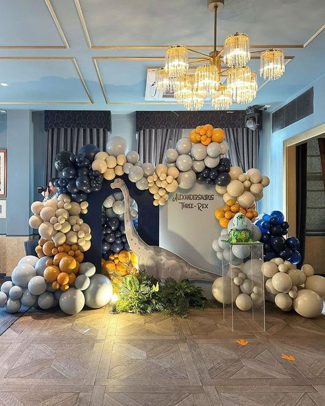 London balloons & flowers | BRIDE hotel package at the wonderful @corinthialondon ✨🤍💍 Balloons for all occasions Next day delivery London Dm to book 📩 #bridetobe... | Instagram Balloons Flowers, 2024 Bride, Bride To Be Balloons, Flowers Bride, Hotel Packages, Balloon Delivery, Balloon Flowers, London Hotels, Wedding Balloons