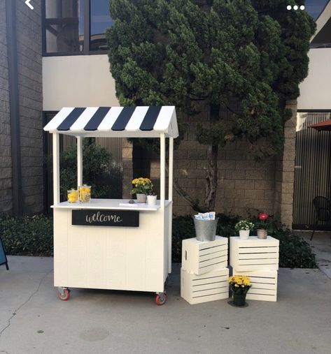 Modern Lemonade Stand, Pop Up Food Stand Ideas, Diy Food Cart, Cute Lemonade Stand, Lemonade Stand Ideas, Cafe Stand, Food Stand Design, Food Stall Design, Juice Bar Design