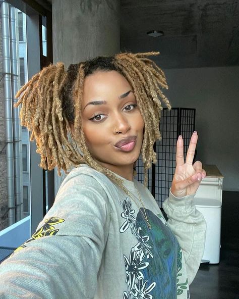 Dreads Black Women, Blonde Dreads, Black Roots, Dreads Styles, Natural Hair Beauty, Black Hair Care, Locs Hairstyles, Loc Styles, Black Natural Hairstyles