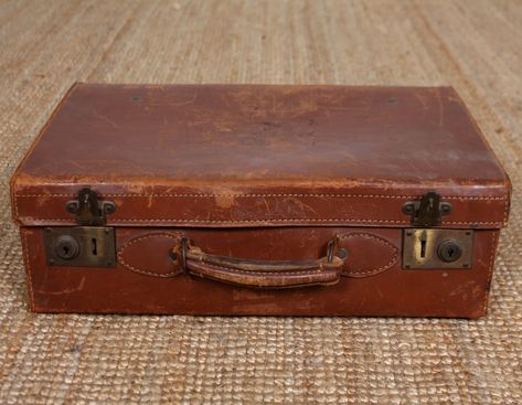 Vintage Leather Briefcase Trunk Steamer Brief Case Trunks For Sale, Old Luggage, Antique Trunks, Cactus Paintings, Fantasy High, Brief Case, Vintage Briefcase, Boy Box, Victorian Age