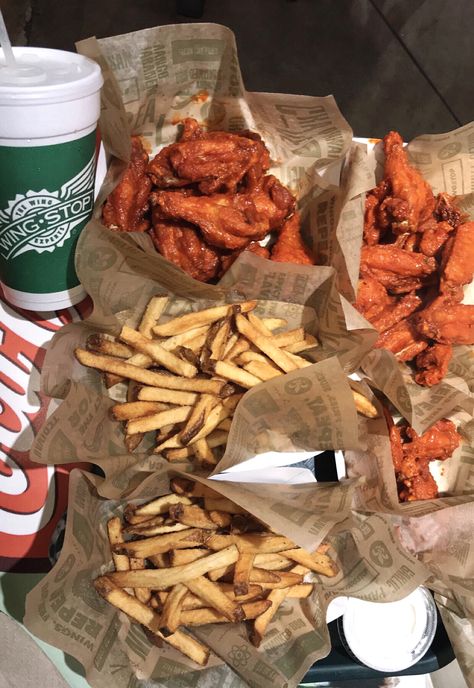 Spicy Food Asthetic Picture, Boneless Wings Aesthetic, Hot Wings Aesthetic, Hot Boneless Wings, Wing Stop Aesthetic, Hot Wings And Fries, Chicken Wings Aesthetic, Food Flicks, Wings Stop