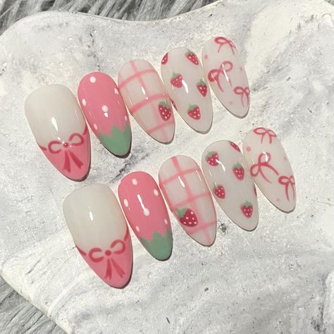 Direct • Instagram Shoujo Nails, Nail Designs Drawing, Pochacco Nails, Strawberry Nail Designs, Grunge Cyberpunk, A Very Hungry Caterpillar, Strawberry Nail Art, Fake Nails Designs, Korean Nail Art