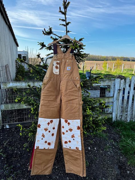 Carhartt overalls outfit