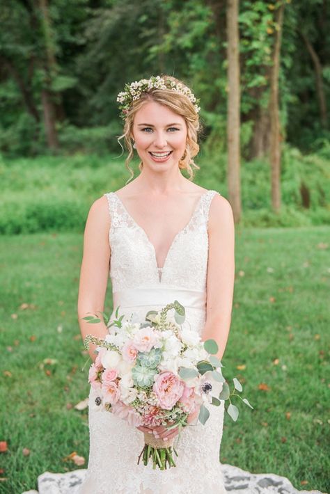 Flower Crown Updo, Long Hair Bridal Styles, Long Hair Bridal, Long Bridal Hair, Bridal Flower Headband, Bridal Styles, Hairdo Wedding, Bridal Headwear, Bridal Flower Crown