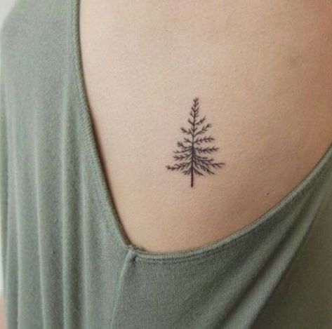 Tattoo Brazo Mujer, Maple Tree Tattoos, Mens Shoulder Tattoo, Small Tattoos Simple, Tree Of Life Tattoo, Tattoo Life, Tree Tattoo, Trendy Tattoos, Minimal Tattoo