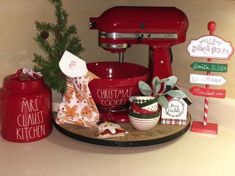 Kitchen Counter Decor Christmas, Stand Mixer Decor, Mixer Decorations, Kitchenaid Decor, Kitchenaid Mixer Decor Ideas, Mixer On Counter Decor, Mixer Decor, Christmas Kitchens, Kitchen Aide