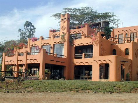 Best architecture from every African nation Kenya Architecture, Architecture Styles, Heritage Architecture, African Architecture, African House, Awesome Architecture, City Planning, African Heritage, Heritage House