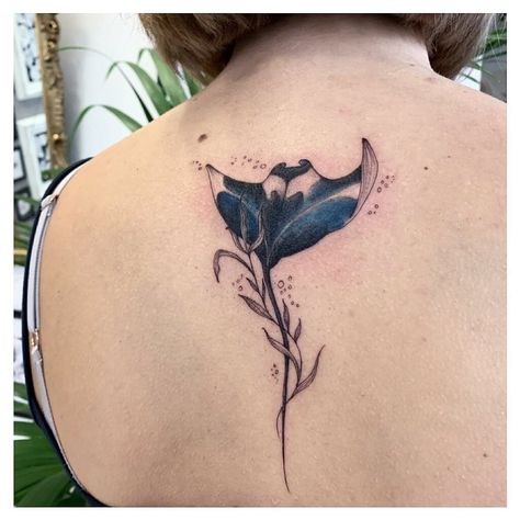 101 Amazing Manta Ray Tattoo Ideas You Need To See! - Outsons Stingray Tattoo With Flowers, Manta Ray Flower Tattoo, Stingray Back Tattoo Women, Manta Ray Tattoo Women, Manta Ray Spine Tattoo, Manta Rays Tattoo, Ray Back Tattoo, Manta Ray Back Tattoo, Stingray Back Tattoo