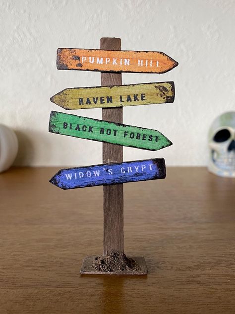 Halloween Sign post, Handmade 1:12 Scale Spooky Halloween Miniature Décor, Halloween town signpost for Dollhouse, Diorama. Creepy Town, Dollhouse Diorama, Halloween Dollhouse, Halloween Miniatures, Halloween Sign, Sign Post, Etsy Products, Halloween Signs, Halloween Town