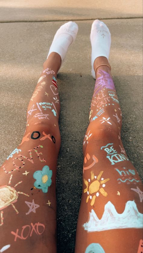 Paint Aesthetic, Summer Legs, Leg Painting, Leg Art, Aesthetic Preppy, Summer Picture Poses, Summer Fun List, Summer Goals, Summer Friends