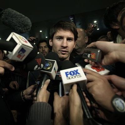 Messi Pfp, Pfp Pinterest, Aesthetic Disney, Screen Iphone, Messi Photos, Pinterest Art, Football Players Images, Football Boyfriend, Lionel Andrés Messi