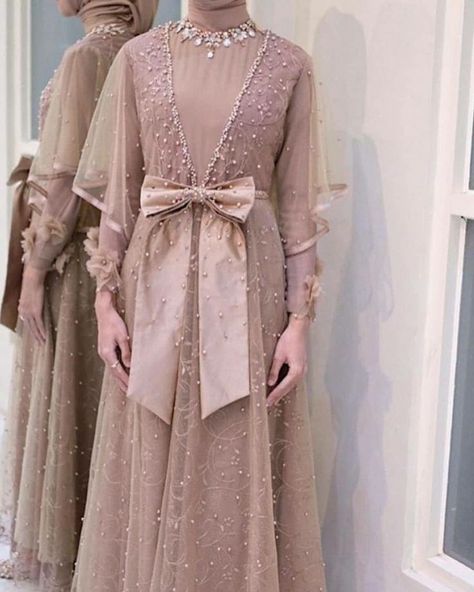 Dress Brokat Modern, Model Dress Kebaya, Dress Muslim Modern, Braidsmaid Dresses, Gaun Dress, Batik Dress Modern, Kebaya Modern Dress, Dress Pesta, Hijab Wedding