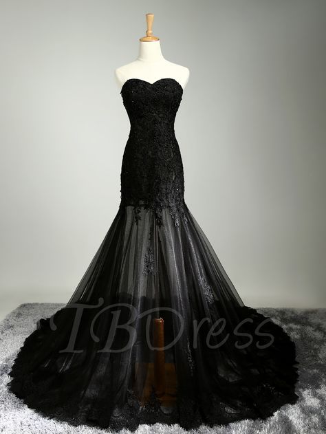 Tbdress.com offers high quality A-Line Sweetheart Appliques Court Train Evening Dress Latest Evening Dresses unit price of $ 113.99. Black Lace Formal Dress, Black Lace Prom Dress, Evening Dress Long, Lace Applique Wedding Dress, Sweetheart Prom Dress, Makijaż Smokey Eye, Lace Formal Dress, Black Evening Dresses, Black Wedding Dresses