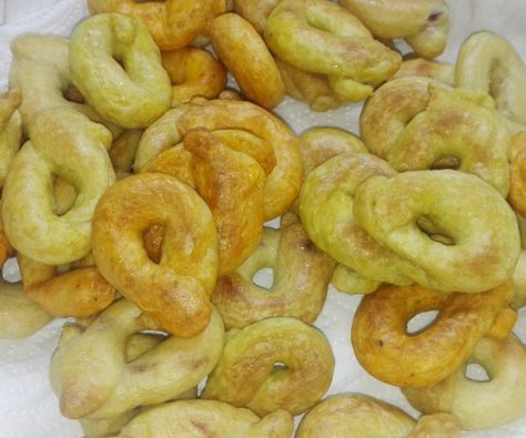 Tarallini pugliesi, divertenti da fare, friabili e buonissimi da mangiare - Più Ricette Onion Rings, Puglia, Meat, Ethnic Recipes