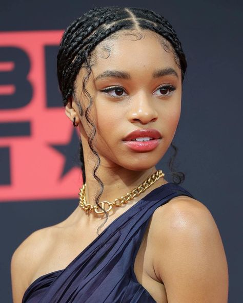 akira akbar on Instagram: “first @bet awards 🫶🏽 @dior styled by @thomaschristos glam @tashareikobrown hair @kittywedie” Akira Akbar, Cute Natural Hairstyles, Hair Afro, Protective Hairstyles Braids, Box Braids Hairstyles, Natural Hairstyles, Black Girls Hairstyles, Aesthetic Hair, Protective Hairstyles