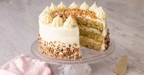 Light and fluffy, this delightful Italian Cream Cake is filled with shredded coconut and pecans then coated in a cream cheese frosting. Cake Preppy, Italian Cream Cake Recipe, Italian Wedding Cakes, Cream Cake Recipe, Flat Cakes, Italian Cream Cakes, Italian Cream, Bake Cakes, Preppy Kitchen