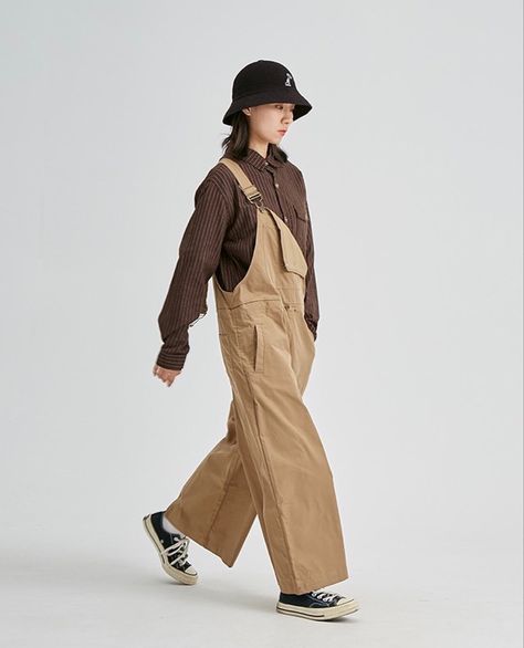 Overalls Aesthetic Outfit, Carhartt Overalls Outfit, Green Overalls Outfits, Overalls Vintage, Overalls Outfit, Stylish Men Casual, Winter Outfits Men, Streetwear Fashion Women, Japanese Outfits