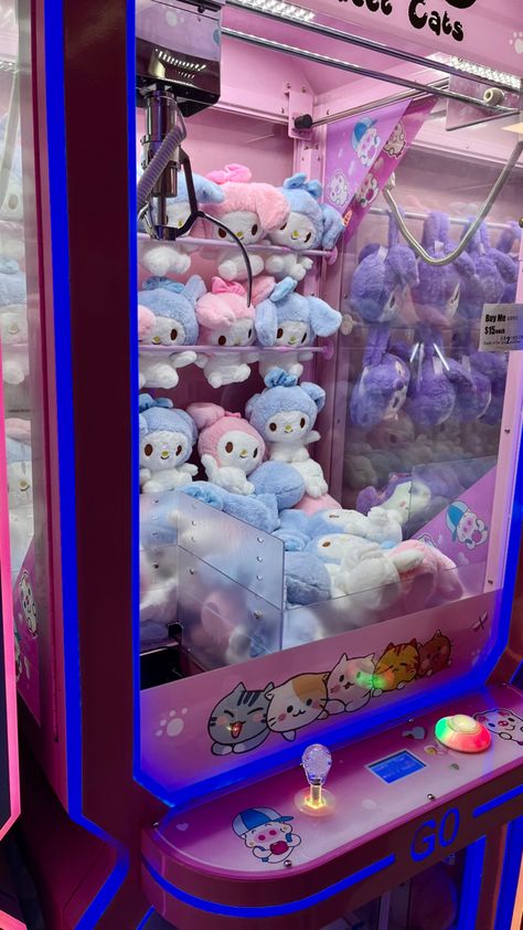 Claw Machine Aesthetic, Tokyo Akihabara, Tokyo Aesthetic, Tokyo Japan Travel, Japan Games, Anime City, Go To Japan, Instagram Inspiration Posts, Japan Trip