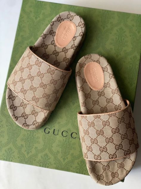 00971558874878 WhatsApp us for shopping and price details Gucci Love Parade, Love Parade, Sunglasses Necklace, Loafer Slippers, Dubai Fashion, Loafer Sneakers, Monogram Design, Slipper Sandals, Mens Slippers