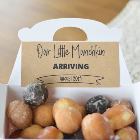 Munchkin Pregnancy Announcement - 10 Ways to Announce Pregnancy To Family In Person - Donut Box Baby Announcement Donut Box, Pumping Moms, Baby Sleep Problems, After Baby, Pregnant Mom, Baby Reveal, Foods To Avoid, Pregnancy Tips, Future Baby