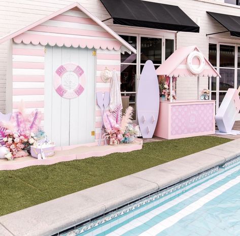 Cabana Beach, Disney Frames, Party Entrance, Pool Beach Party, First Birthday Games, Baby Birthday Themes, Kids Themed Birthday Parties, Pool Birthday, Barbie Theme