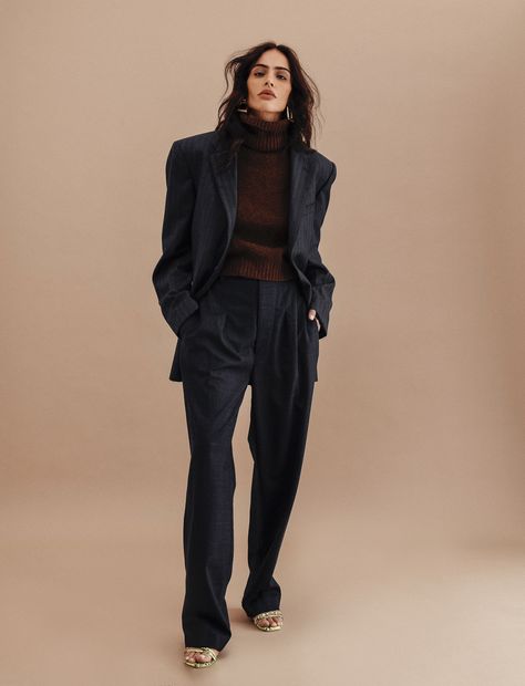 Niquita Bento Exclusively for Fashion Editorials with Nicole Meyer | Fashion Editorials Nicole Meyer, Lookbook Ideas, Zara Hats, Mood Inspiration, Shot Ideas, Creative Shot, Androgynous Fashion, Roland Mouret, Fashion Tips For Women