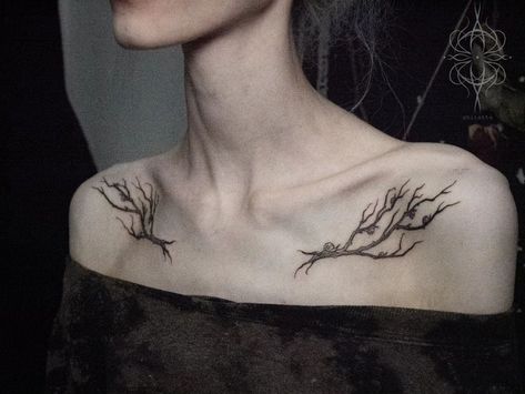 30+ Collarbone Tattoos: Trending Ideas for Women and Men - AI Tattoo Lab Bright Colorful Tattoos, Tattoos Trending, Colorful Bird Tattoos, Collarbone Tattoos, Tattoos On Side Ribs, Barcode Tattoo, Collarbone Tattoo, Back Of Arm Tattoo, Whale Tattoos