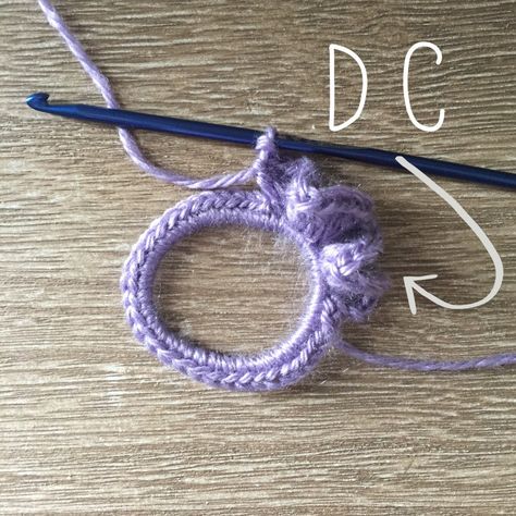 Crocheted Hair, Purple Scrunchie, Hair Pattern, Bandeau Au Crochet, Crochet Scrunchies, Diy Hair Scrunchies, Pattern Hair, Easy Knitting Projects, Headband Tutorial