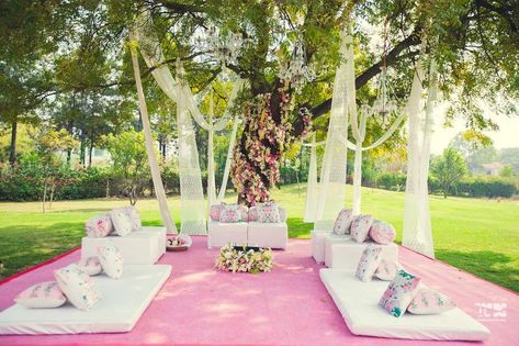 Can You Imagine A Wedding Without A Mandap? This Couple Had A Wedding Under A Tree! | WedMeGood Mandap Design, Delhi Wedding, Pretty Trees, Mandap Decor, Under A Tree, Groom Looks, Altar Decorations, Tree Wedding, Beautiful Backdrops