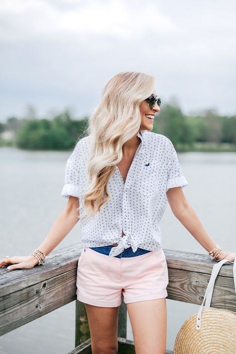 4d6e4749289c4ec58c0063a90deb3964desc46164376ri Southern Preppy Outfits, Preppy Spring, Southern Fashion, Preppy Women, Preppy Fashion, Blue Outfits, Southern Outfits, Preppy Southern, Preppy Summer Outfits