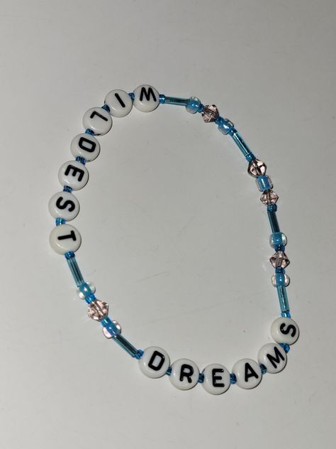 the eras tour wildest dreams Wildest Dreams Taylor Swift Bracelet, Wildest Dreams Bracelet, Taylor Swift Wildest Dreams, Taylor Swift Bracelet Ideas, Friendship Bracelet Taylor Swift, Bracelet Taylor Swift, Swift Bracelet, Swift Bracelets, Dream Bracelet