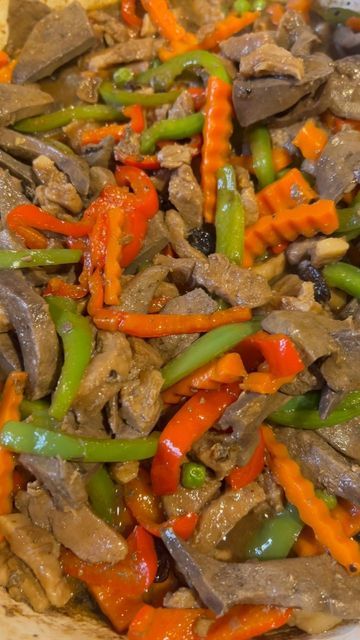 Bell Pepper Recipe, Pork Liver, Pepper Recipe, Bell Pepper Recipes, Green Bell Pepper, Filipino Food, Laurel Leaves, Green Peas, Green Bell Peppers