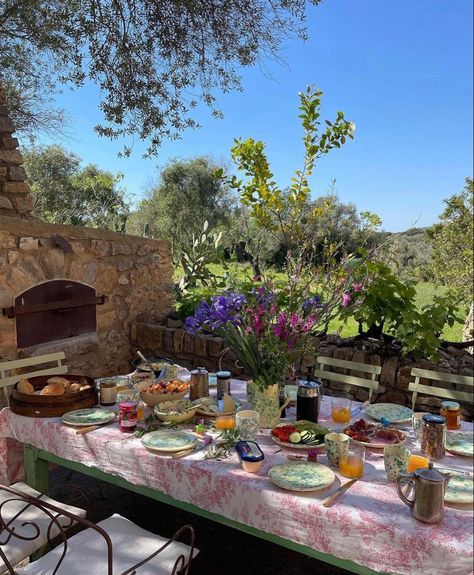 French Countryside Aesthetic, Mediterranean Aesthetic, My French Country Home, Brunch Places, French Summer, French Lifestyle, Summer Breakfast, Instagram Breakfast, Italy Aesthetic