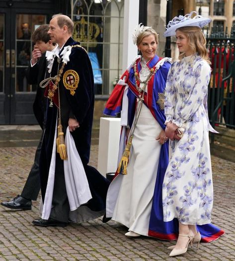 Prinz George, Coronation Gown, Lady Sarah Chatto, Düşes Kate, Duchess Of Edinburgh, Viscount Severn, Royal Portraits, Lady Louise Windsor, Elisabeth Ii