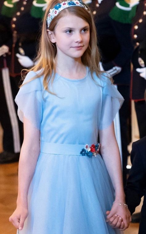 Princess Estelle Of Sweden, Pottermore Wand, Princess Ingrid Alexandra, Ingrid Alexandra, Paying It Forward, Victoria Prince, Victoria Of Sweden, Swedish Royalty, Princess Victoria Of Sweden