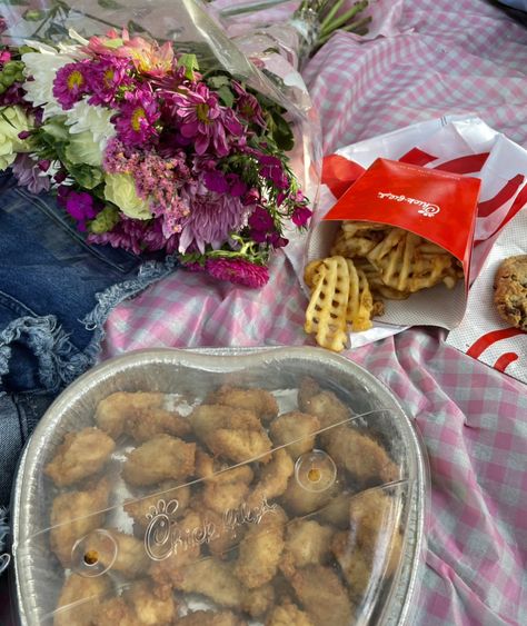 Chick Fil A Valentines Day, Chick Fil A Valentines, Cute Date Ideas, Heart Flowers, Romantic Gestures, Chick Fil A, Valentines Party, 2024 Vision, Summer Picnic