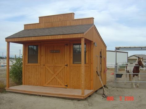 NICE idea for a tack shed. Small Tack Shed, Tack Shed Ideas, Tack Shed, Tack Room Ideas, Horse Feed Room, Mini Cabins, Pallet Barn, Tack Rooms, Diy Horse Barn