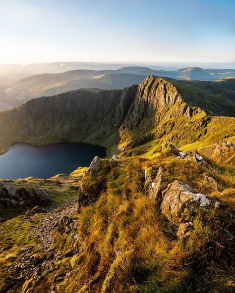 Uk Mountains, Snowdonia Mountain, Wales Aesthetic, Wales Mountains, Air Genasi, Snowdonia Wales, Wales Snowdonia, Anglesey Wales, Outdoor Logos