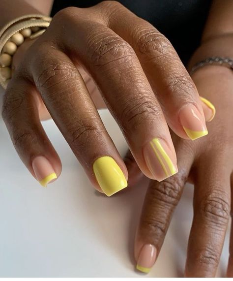 Short Square Round Nail Designs, Short Girly Acrylic Nails, Limoncello Nails, Short Nail Gel Designs, Yellow Fall Nails, Yellow Short Nails, Chic Nail Designs, Red Nails Glitter, Natural Nails Manicure