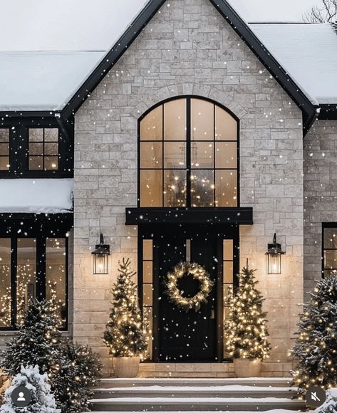 Glass House Entrance, Modern Farmhouse Christmas Exterior, Houses With Personality, Modern Transitional House Exterior, Modern Christmas Front Door, Christmas Farmhouse Exterior, Timeless Exterior Home Design, Christmas Lights On House Exterior Ideas, Farmhouse Christmas Lights Exterior